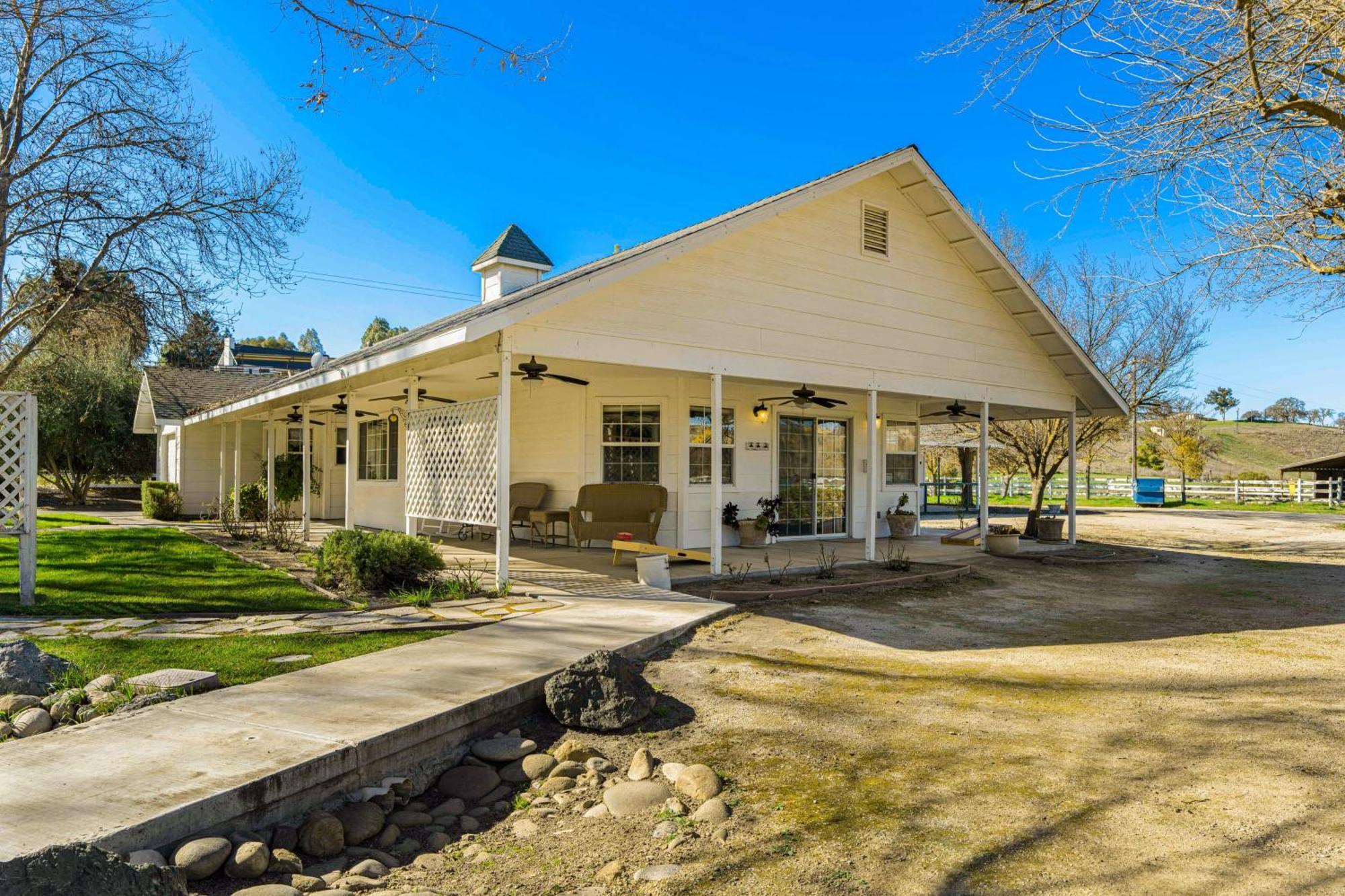 Victorian Manor In Paso Robles Wine Country Pool Hot Tub Firepit Tennis Court Sleeps 28 Exterior foto