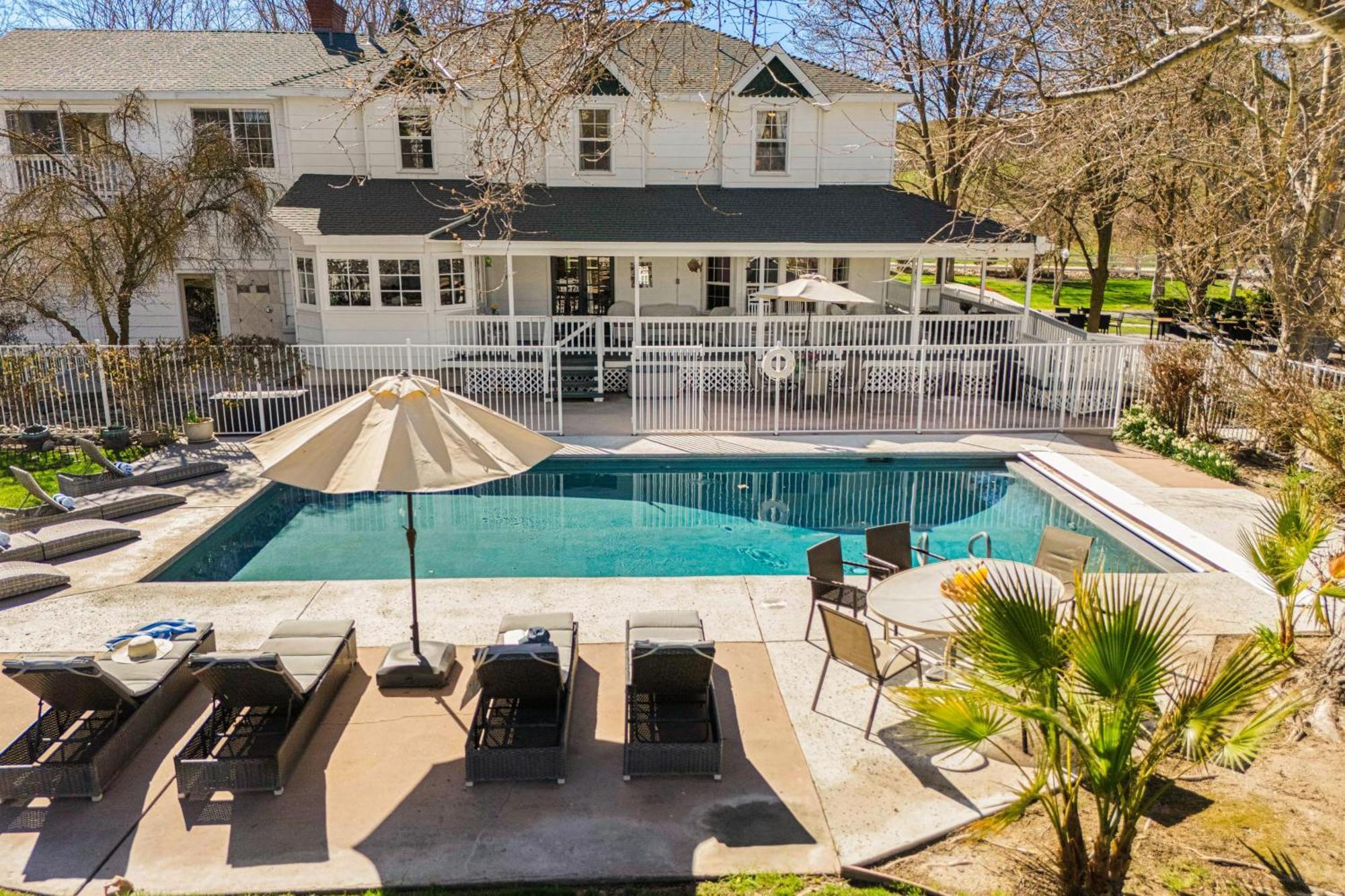 Victorian Manor In Paso Robles Wine Country Pool Hot Tub Firepit Tennis Court Sleeps 28 Exterior foto